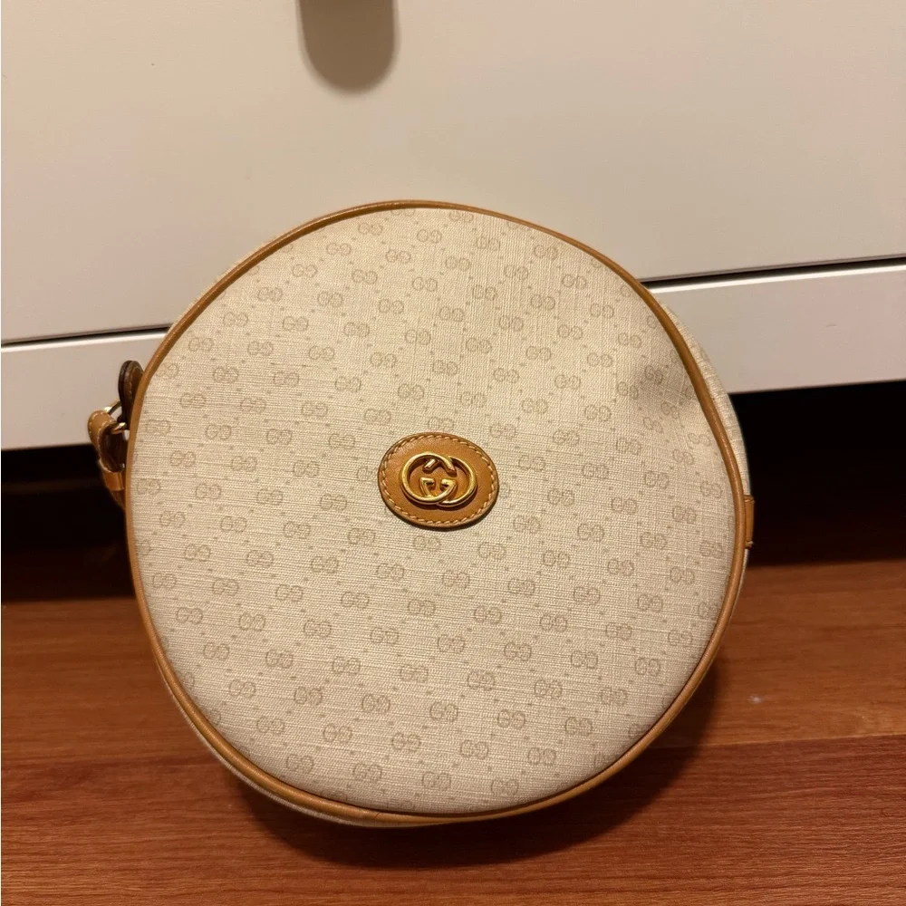 Authentic Vintage Gucci GG Supreme Crossbody Bag - Picture 1 of 9